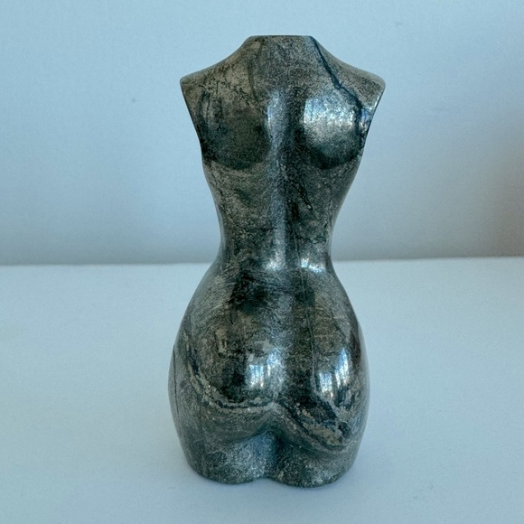 Pyrite Female Goddess Torso Bust Crystal - Picture 4 of 7